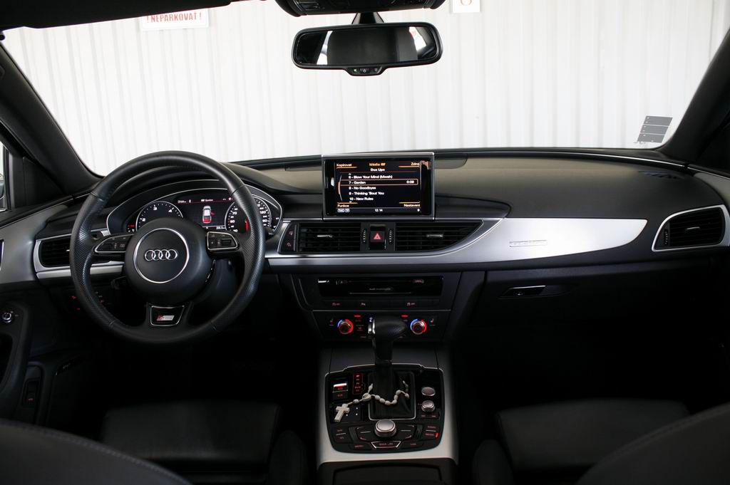 Audi A6 quattro